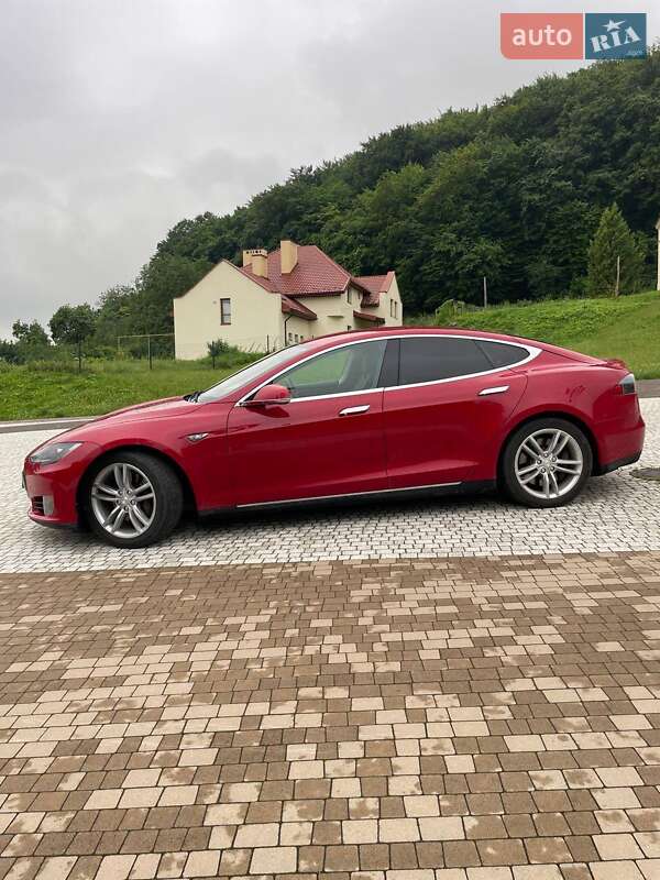 Ліфтбек Tesla Model S 2013 в Львові