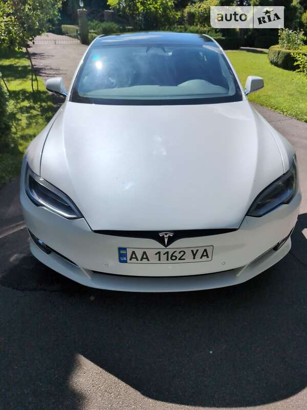 Лифтбек Tesla Model S 2020 в Киеве фото 2 Лифтбек Tesla Model S 2020 в Киеве