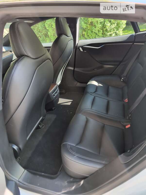 Лифтбек Tesla Model S 2020 в Киеве фото 6 Лифтбек Tesla Model S 2020 в Киеве