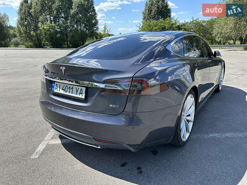 Лифтбек Tesla Model S 2015 в Бородянке