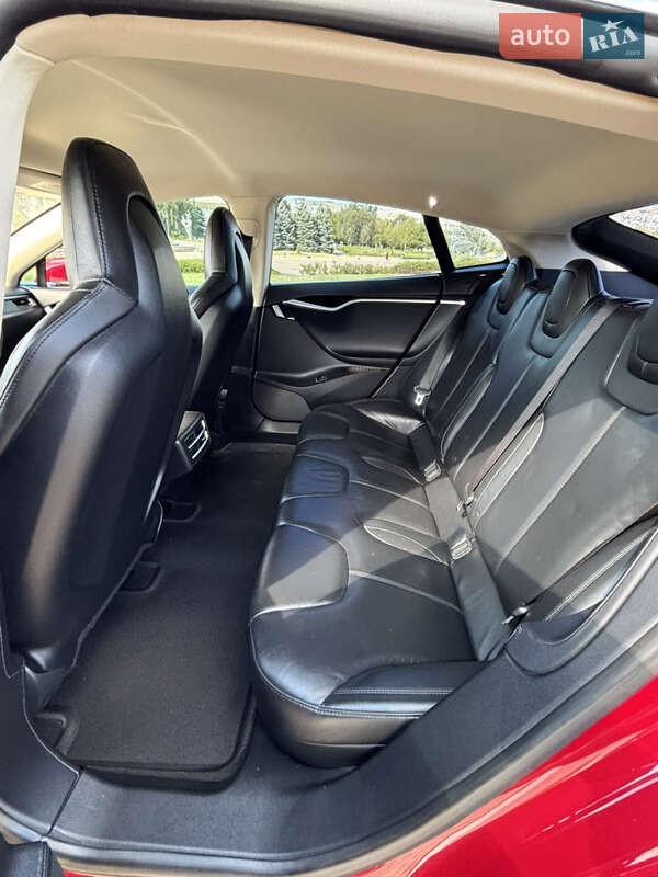 Ліфтбек Tesla Model S 2013 в Одесі
