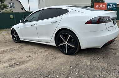 Ліфтбек Tesla Model S 2017 в Києві