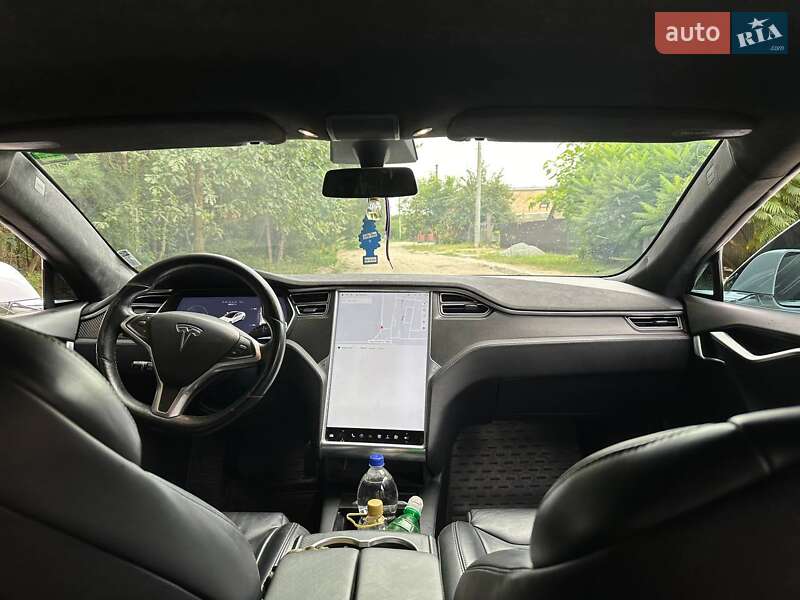 Лифтбек Tesla Model S 2017 в Киеве