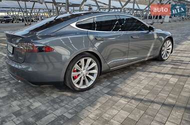 Tesla Model S 2014