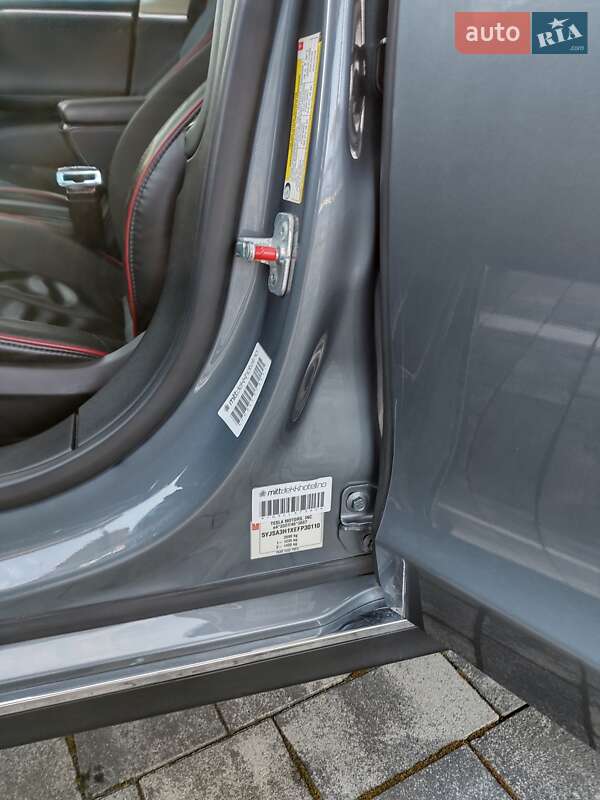 Лифтбек Tesla Model S 2014 в Львове