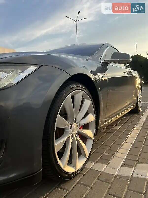 Лифтбек Tesla Model S 2014 в Львове фото 13 Лифтбек Tesla Model S 2014 в Львове