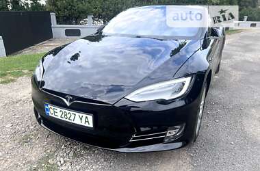 Ліфтбек Tesla Model S 2018 в Косові