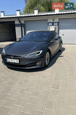 Лифтбек Tesla Model S 2016 в 