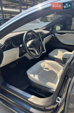 Лифтбек Tesla Model S 2016 в 