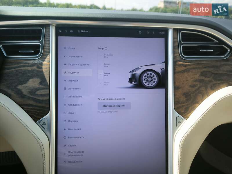 Ліфтбек Tesla Model S 2017 в Львові