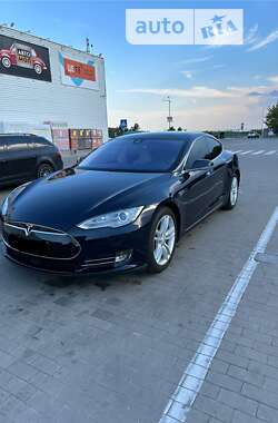 Ліфтбек Tesla Model S 2015 в Києві