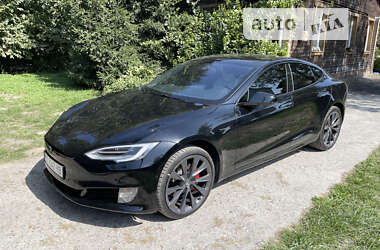 Ліфтбек Tesla Model S 2019 в Львові