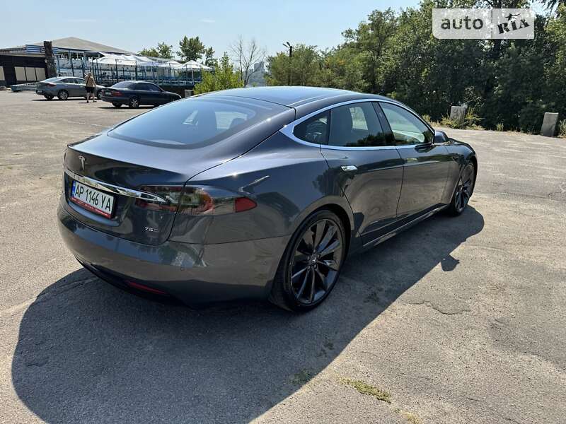 Ліфтбек Tesla Model S 2017 в Дніпрі фото 7 Ліфтбек Tesla Model S 2017 в Дніпрі