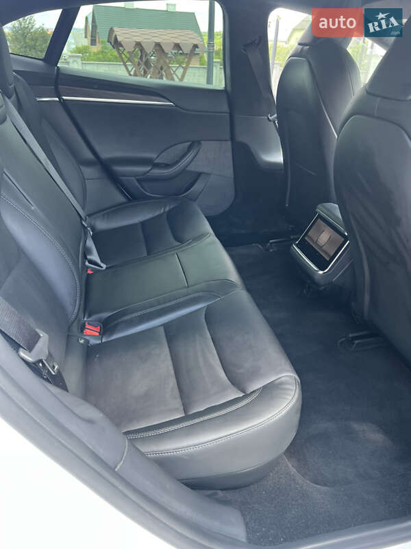 Лифтбек Tesla Model S 2021 в Золочеве