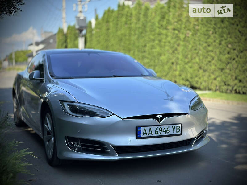Лифтбек Tesla Model S 2017 в Киеве фото 5 Лифтбек Tesla Model S 2017 в Киеве