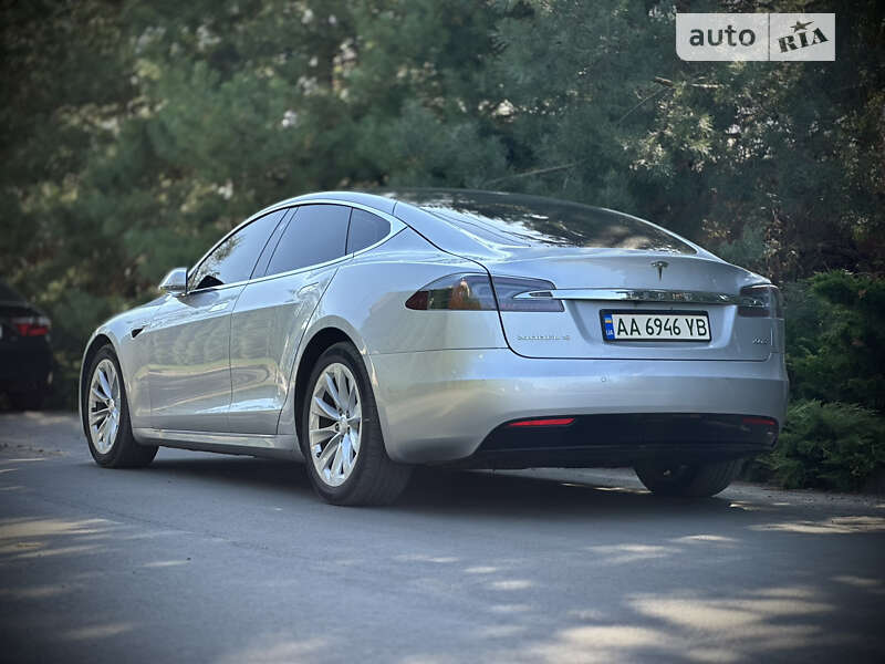 Лифтбек Tesla Model S 2017 в Киеве фото 11 Лифтбек Tesla Model S 2017 в Киеве