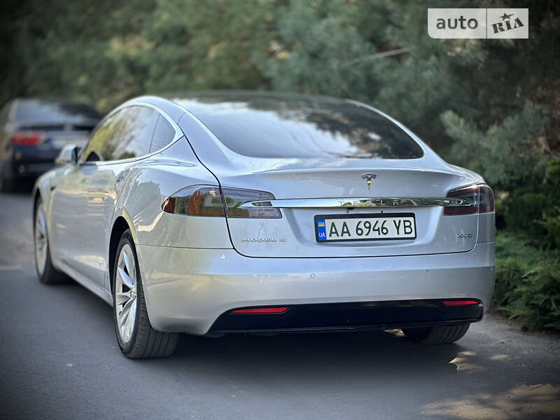 Лифтбек Tesla Model S 2017 в Киеве фото 12 Лифтбек Tesla Model S 2017 в Киеве