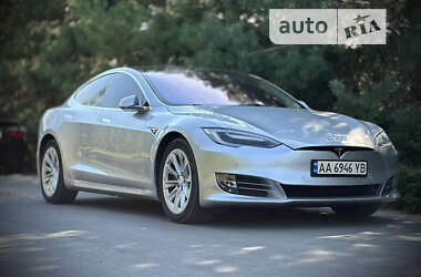 Лифтбек Tesla Model S 2017 в Киеве