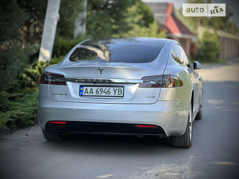 Лифтбек Tesla Model S 2017 в Киеве фото 22 Лифтбек Tesla Model S 2017 в Киеве