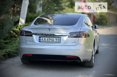 Ліфтбек Tesla Model S 2017 в 