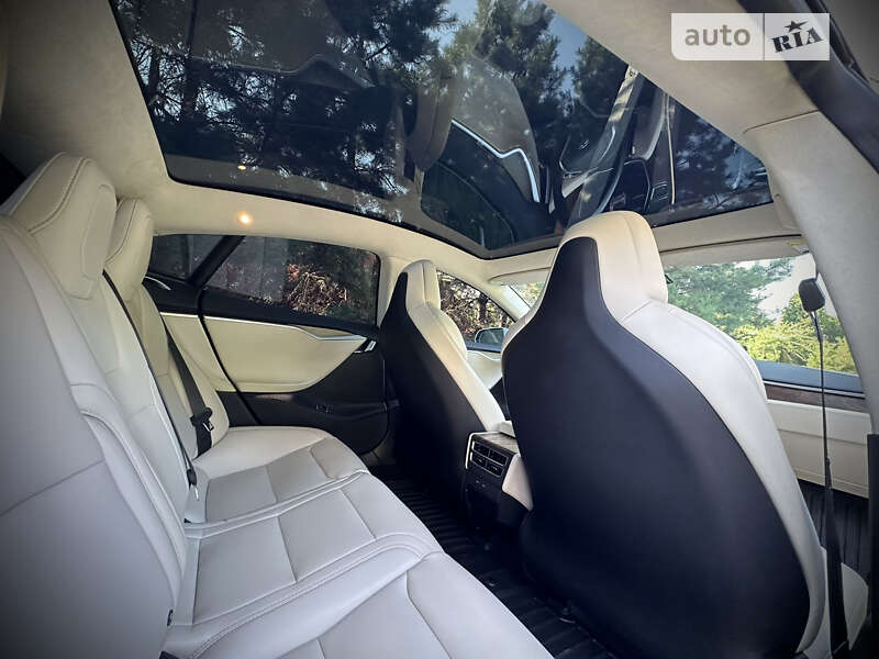 Лифтбек Tesla Model S 2017 в Киеве фото 42 Лифтбек Tesla Model S 2017 в Киеве