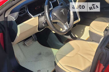 Лифтбек Tesla Model S 2013 в 