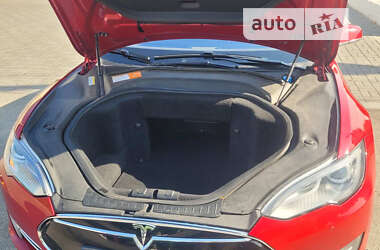Лифтбек Tesla Model S 2013 в 