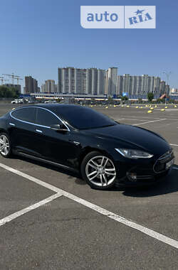 Лифтбек Tesla Model S 2014 в Киеве