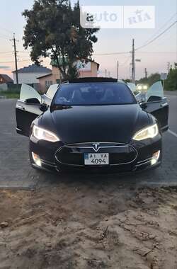 Лифтбек Tesla Model S 2015 в Ирпене