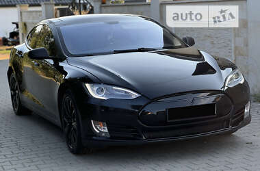 Tesla Model S 2014