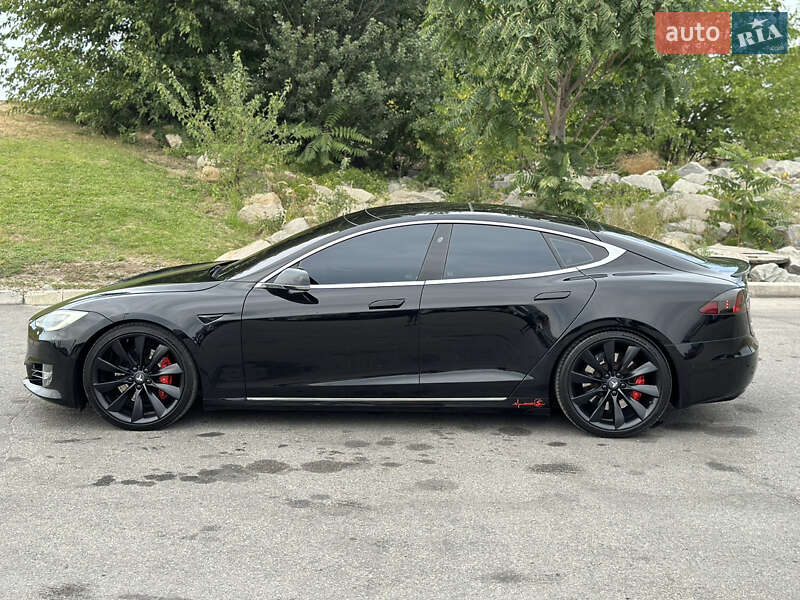 Лифтбек Tesla Model S 2017 в Днепре