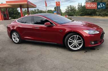 Tesla Model S 2016