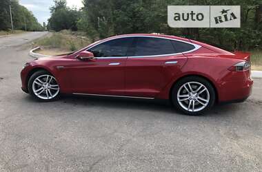 Лифтбек Tesla Model S 2016 в Киеве