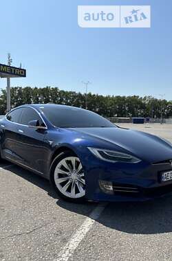 Лифтбек Tesla Model S 2017 в Днепре