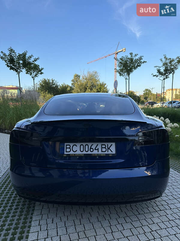 Лифтбек Tesla Model S 2018 в Львове