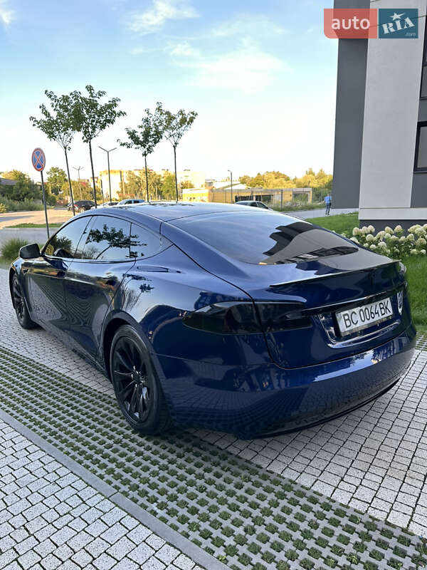 Лифтбек Tesla Model S 2018 в Львове