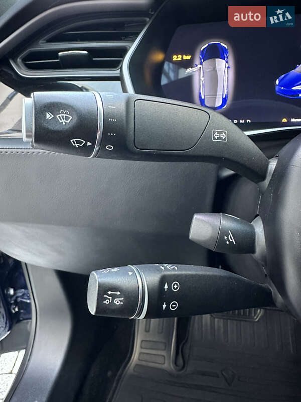 Лифтбек Tesla Model S 2018 в Львове