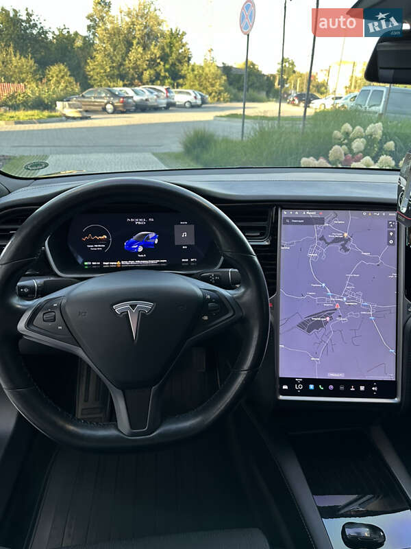 Лифтбек Tesla Model S 2018 в Львове