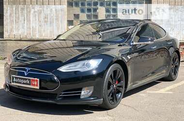 Tesla Model S 2013