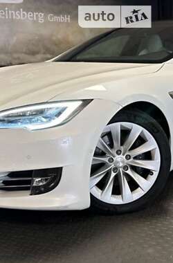 Tesla Model S 2020