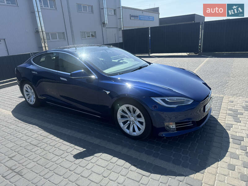 Ліфтбек Tesla Model S 2016 в Мукачевому