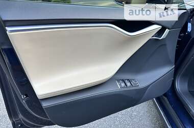 Ліфтбек Tesla Model S 2014 в 