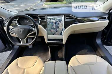 Ліфтбек Tesla Model S 2014 в 