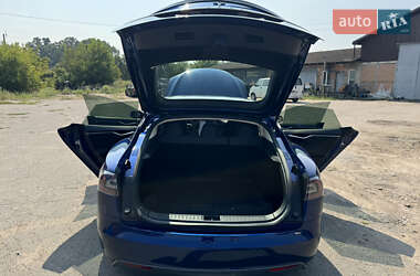 Лифтбек Tesla Model S 2015 в Фастове