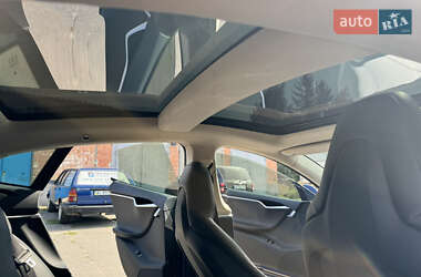 Лифтбек Tesla Model S 2015 в Фастове