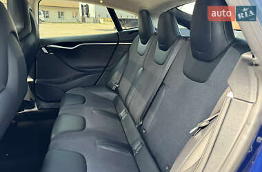 Лифтбек Tesla Model S 2015 в Фастове