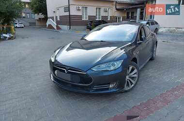 Лифтбек Tesla Model S 2014 в 
