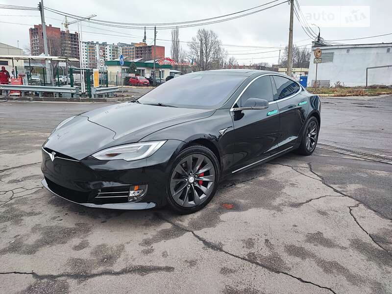 Лифтбек Tesla Model S 2018 в Николаеве