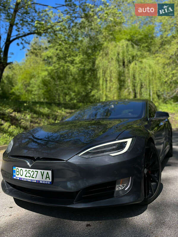 Лифтбек Tesla Model S 2016 в Тернополе
