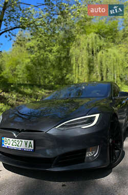 Лифтбек Tesla Model S 2016 в 